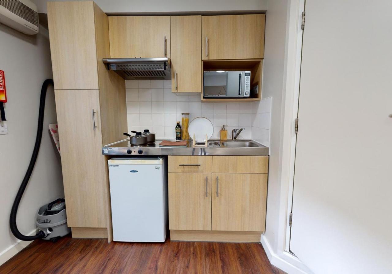 Private Bedrooms With Shared Kitchen And Studios At Iq Tufnell House In London Exterior photo
