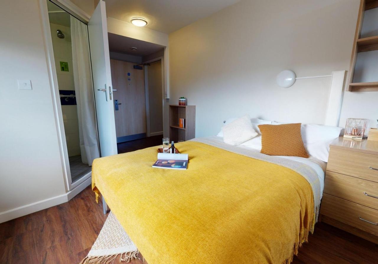 Private Bedrooms With Shared Kitchen And Studios At Iq Tufnell House In London Exterior photo